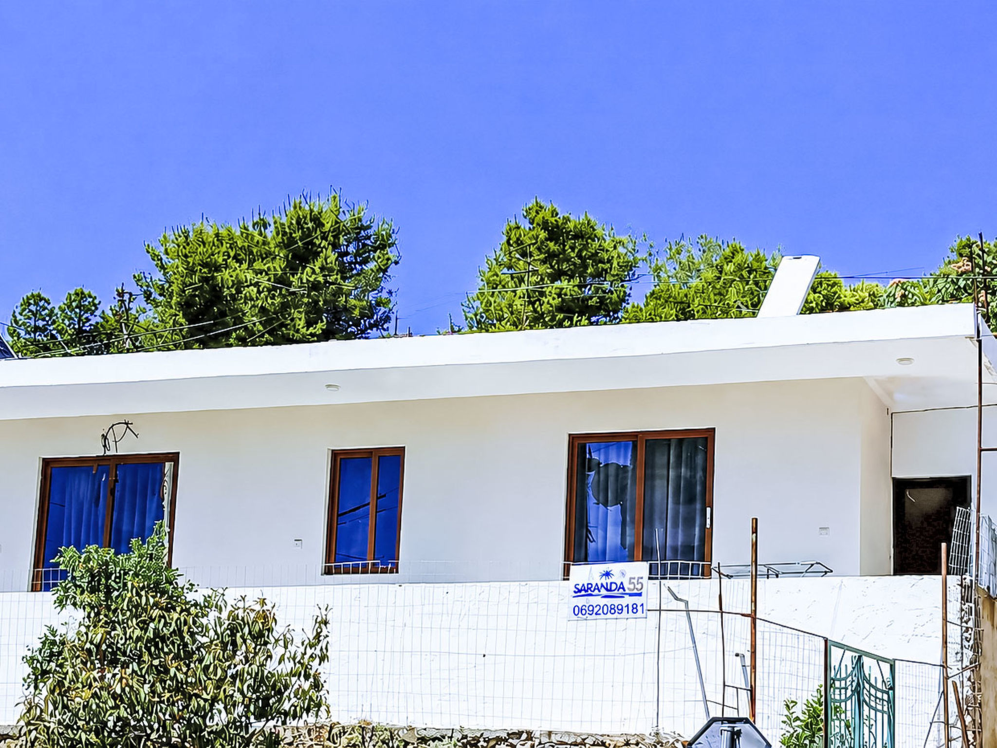 Saranda 55 - Dehors