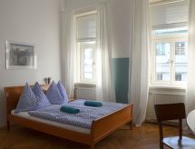 Ruim 10-persoons appartement in hartje Wenen met lift - thumbnail 1