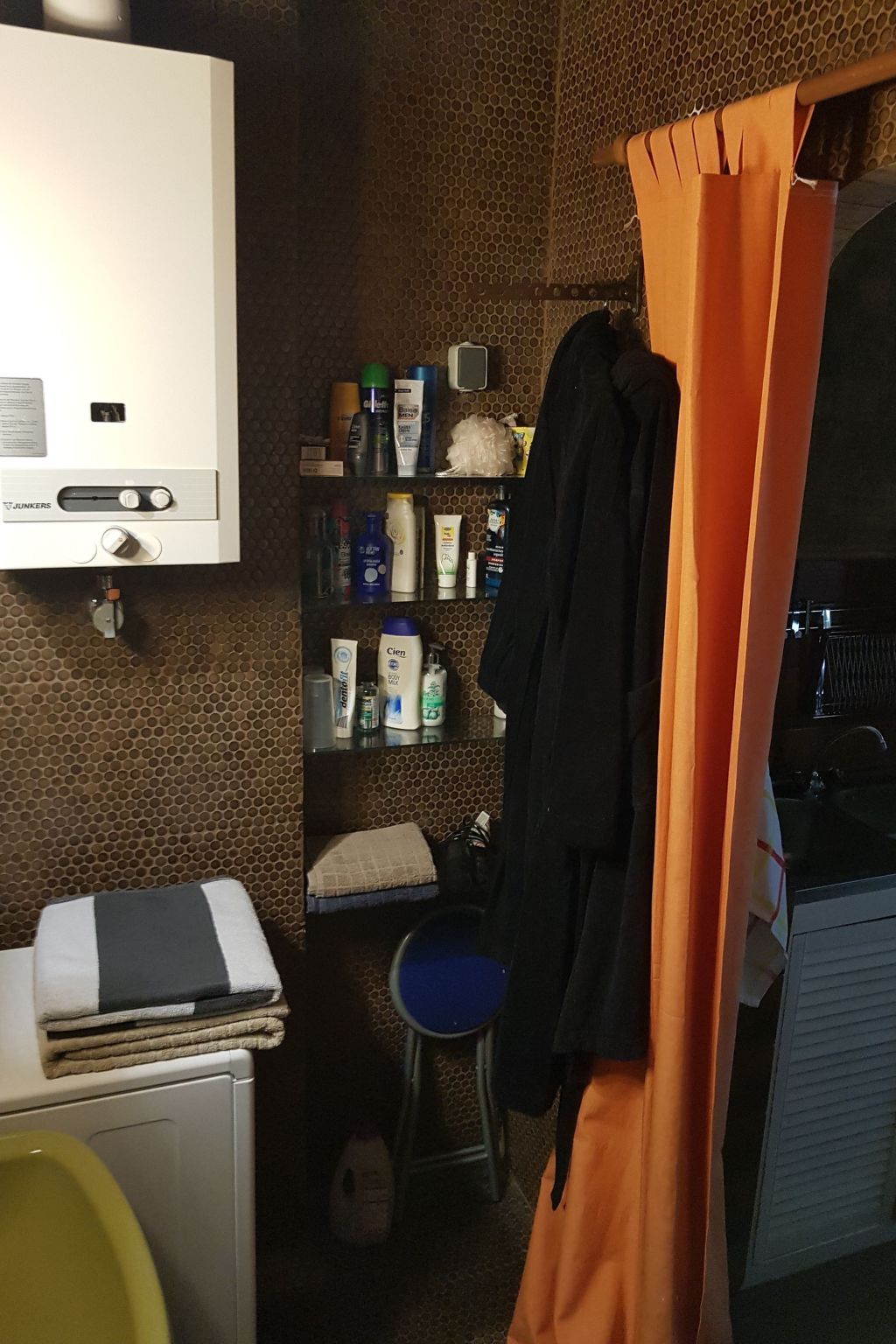 Wohnung in Hernals mit Garten- und Strassenblick-Binnen