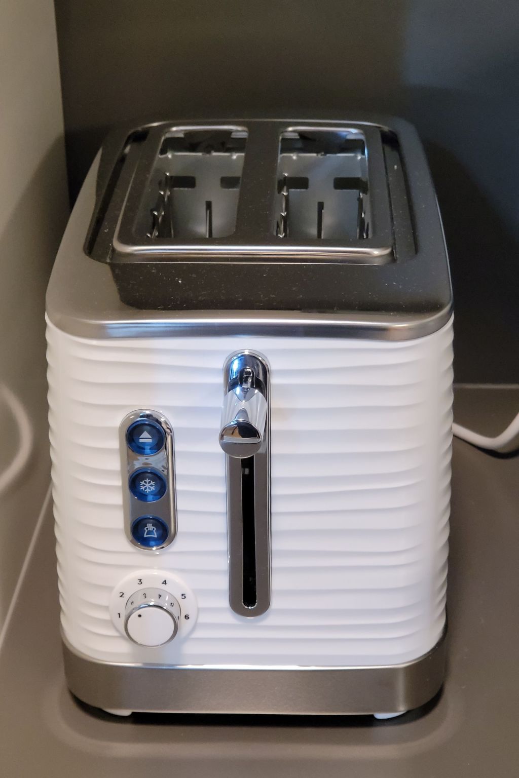 Moderne Wohnung in Kaisermühlen mit Garten und Panoramablick-Image-tags.info