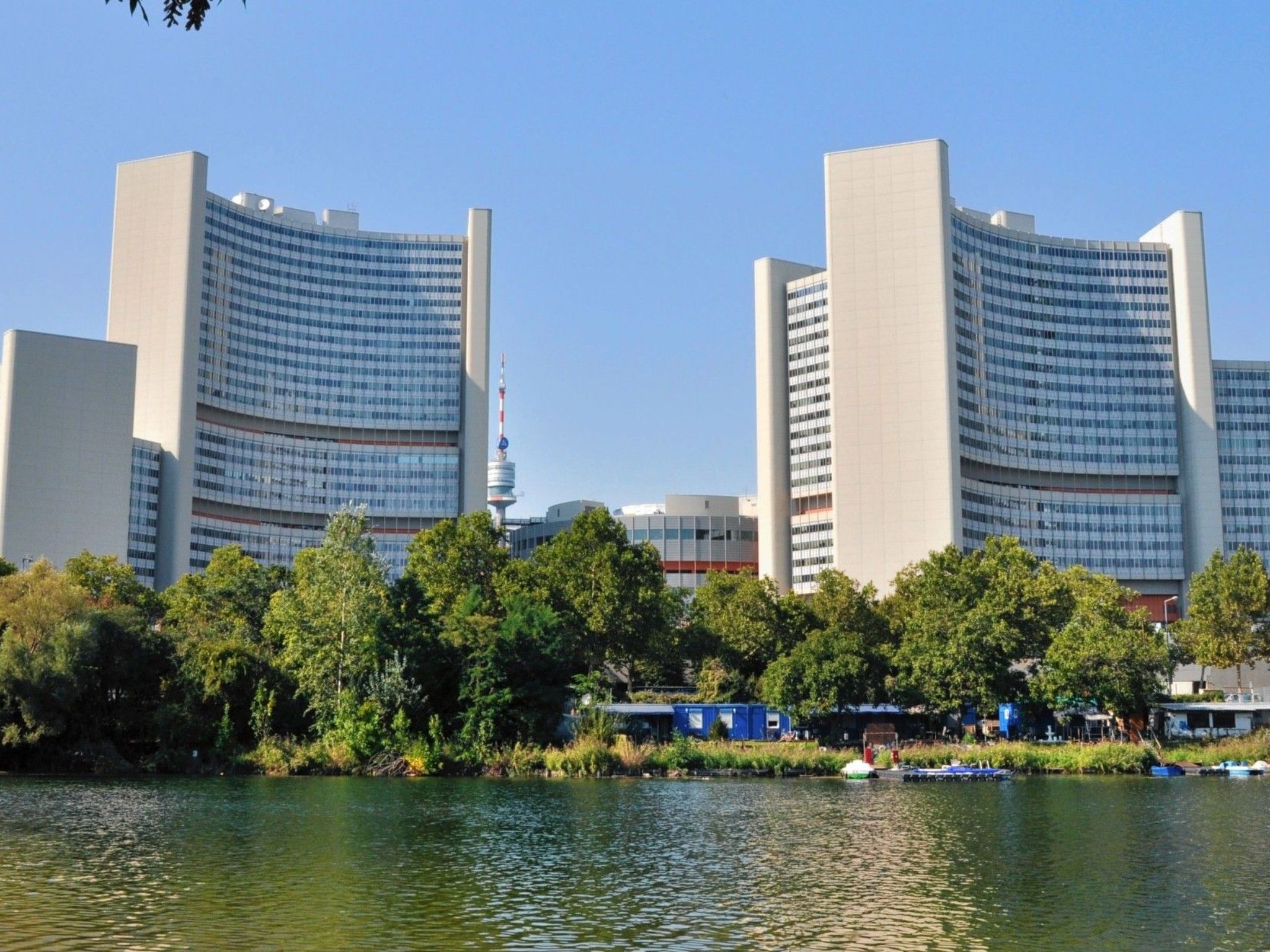 Moderne Wohnung in Kaisermühlen mit Garten und Panoramablick-Image-tags.info