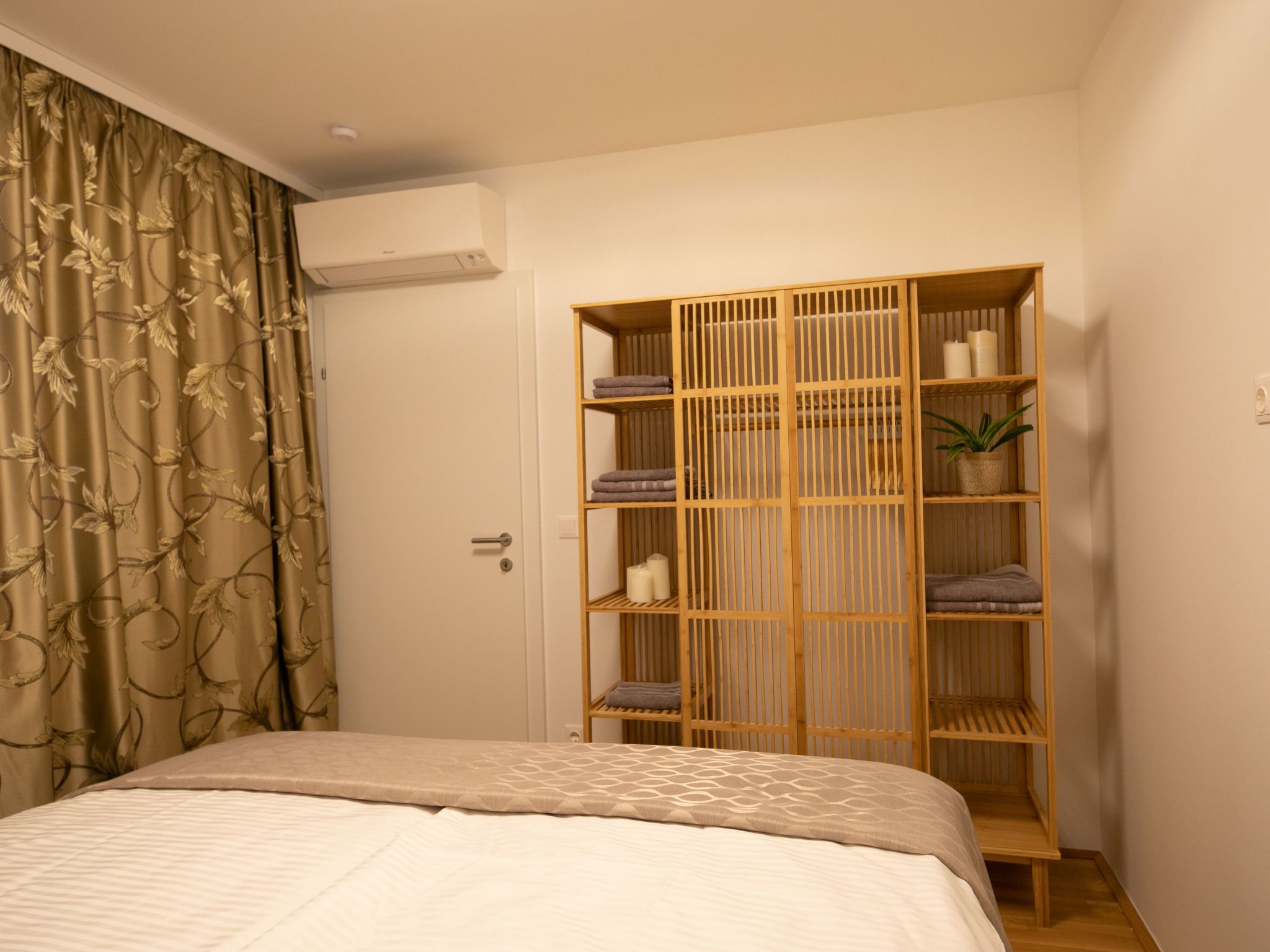 Moderne Wohnung in Kaisermühlen mit Garten und Panoramablick-Image-tags.info