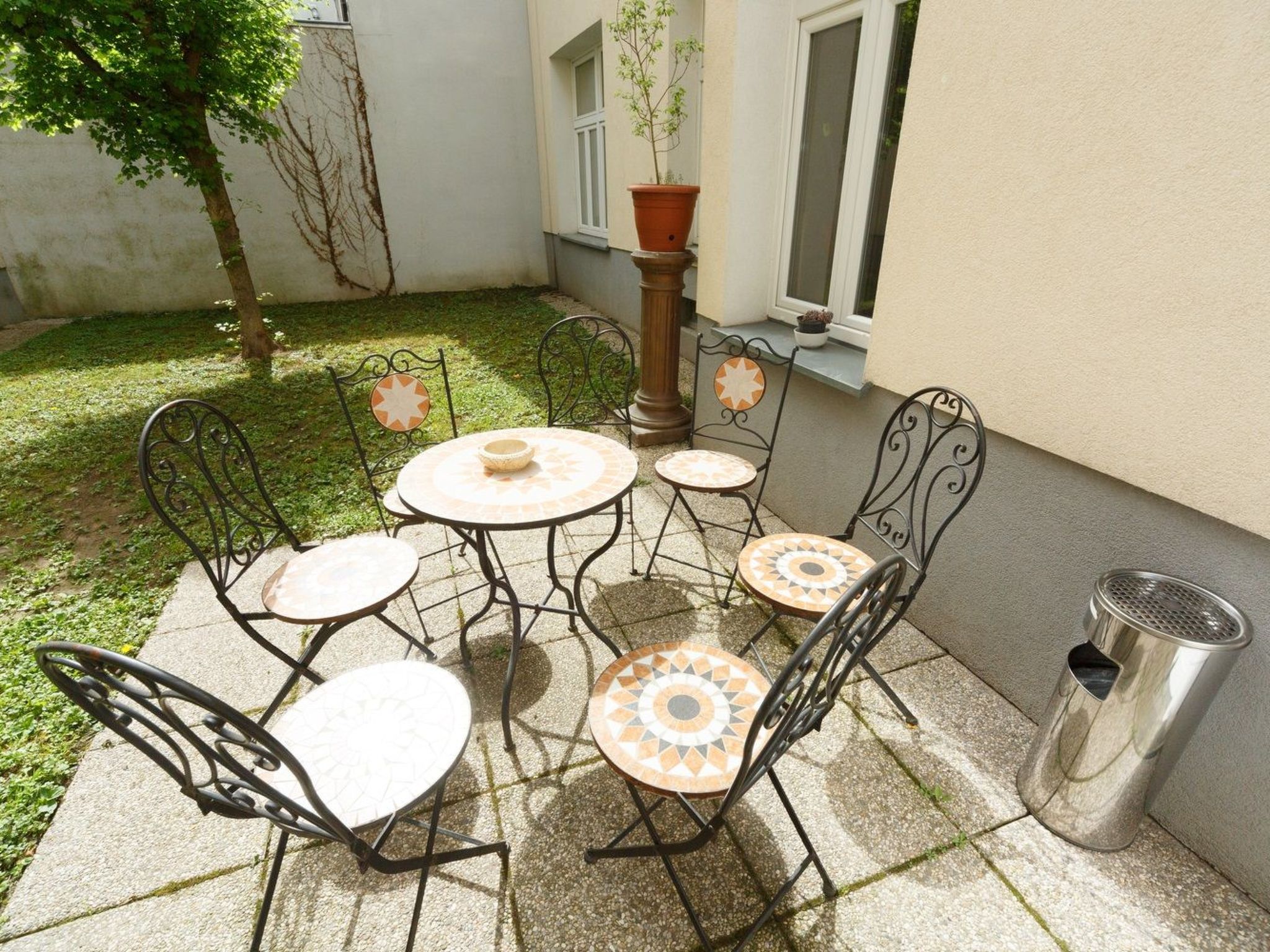 Appartement in Fünfhaus mit Garten-Image-tags.info