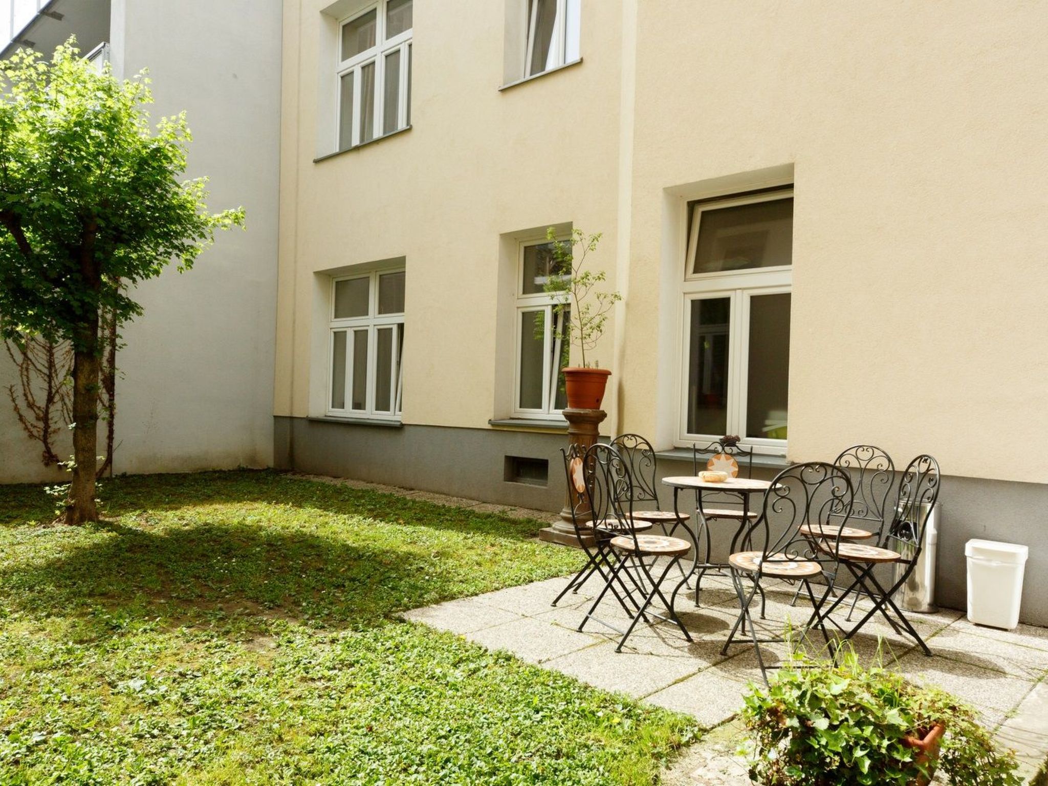 Appartement in Fünfhaus mit Garten-Image-tags.info