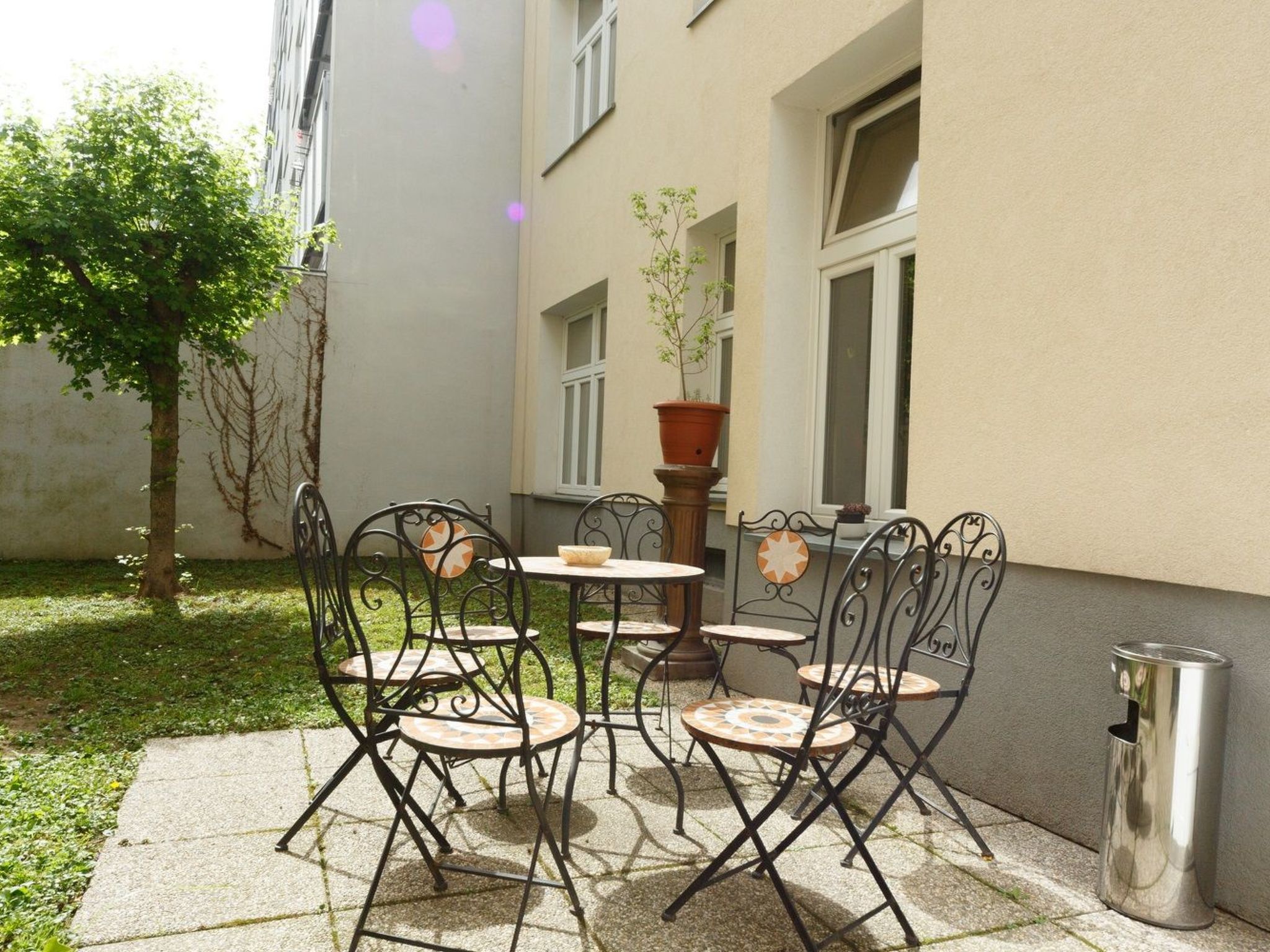 Appartement in Fünfhaus mit Garten-Image-tags.info