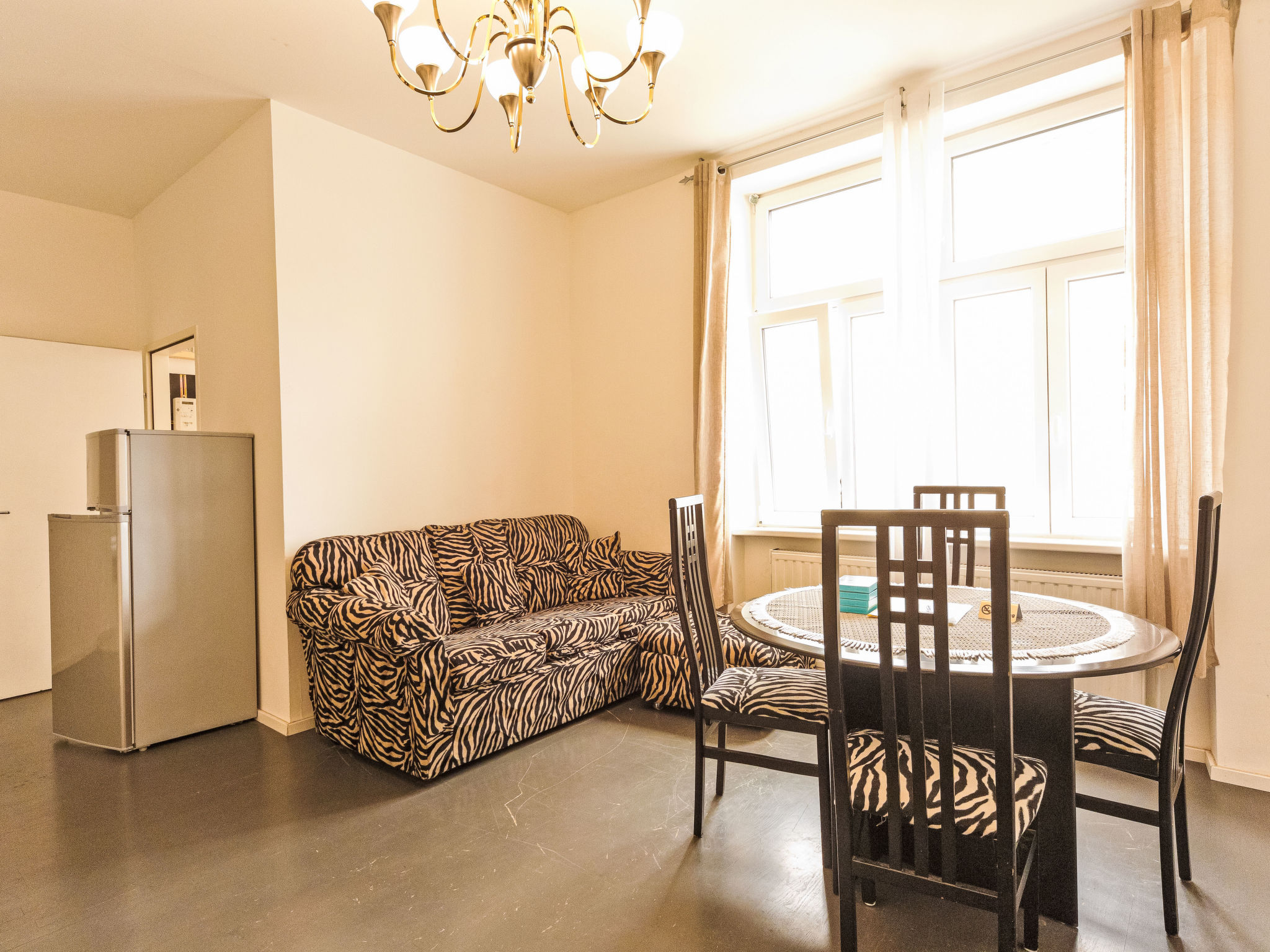 Große Ferienwohnung in Fünfhaus mit Garten