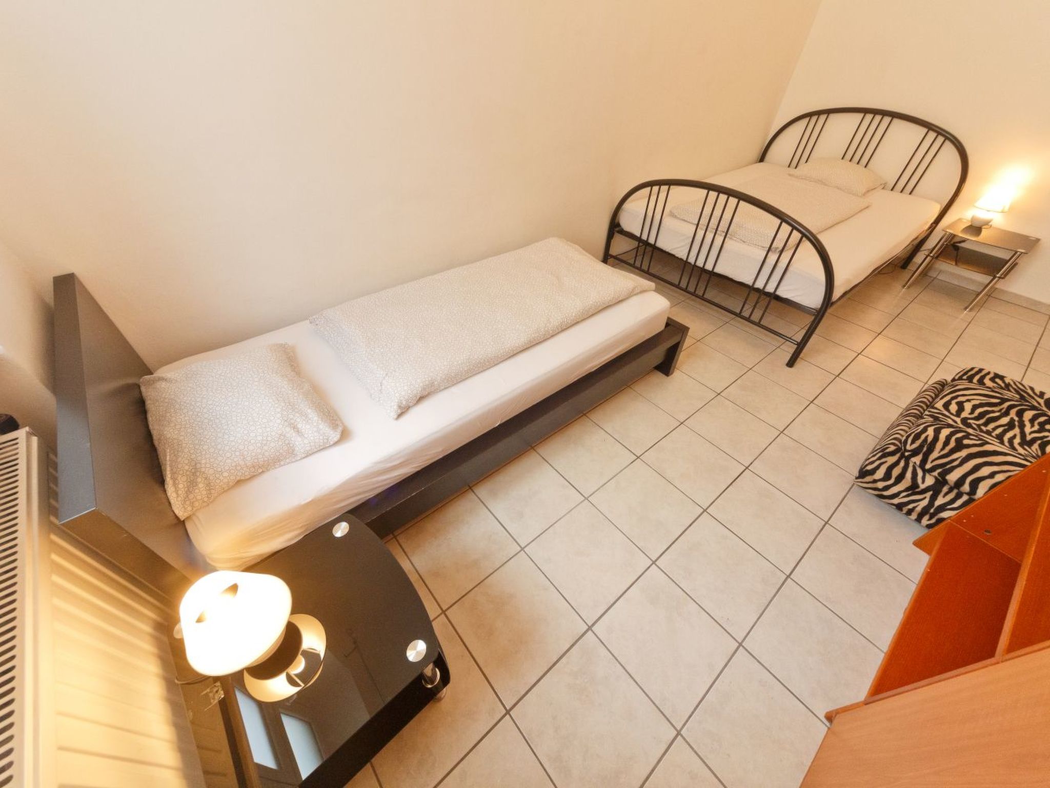 Große Ferienwohnung in Fünfhaus mit Garten-Image-tags.info