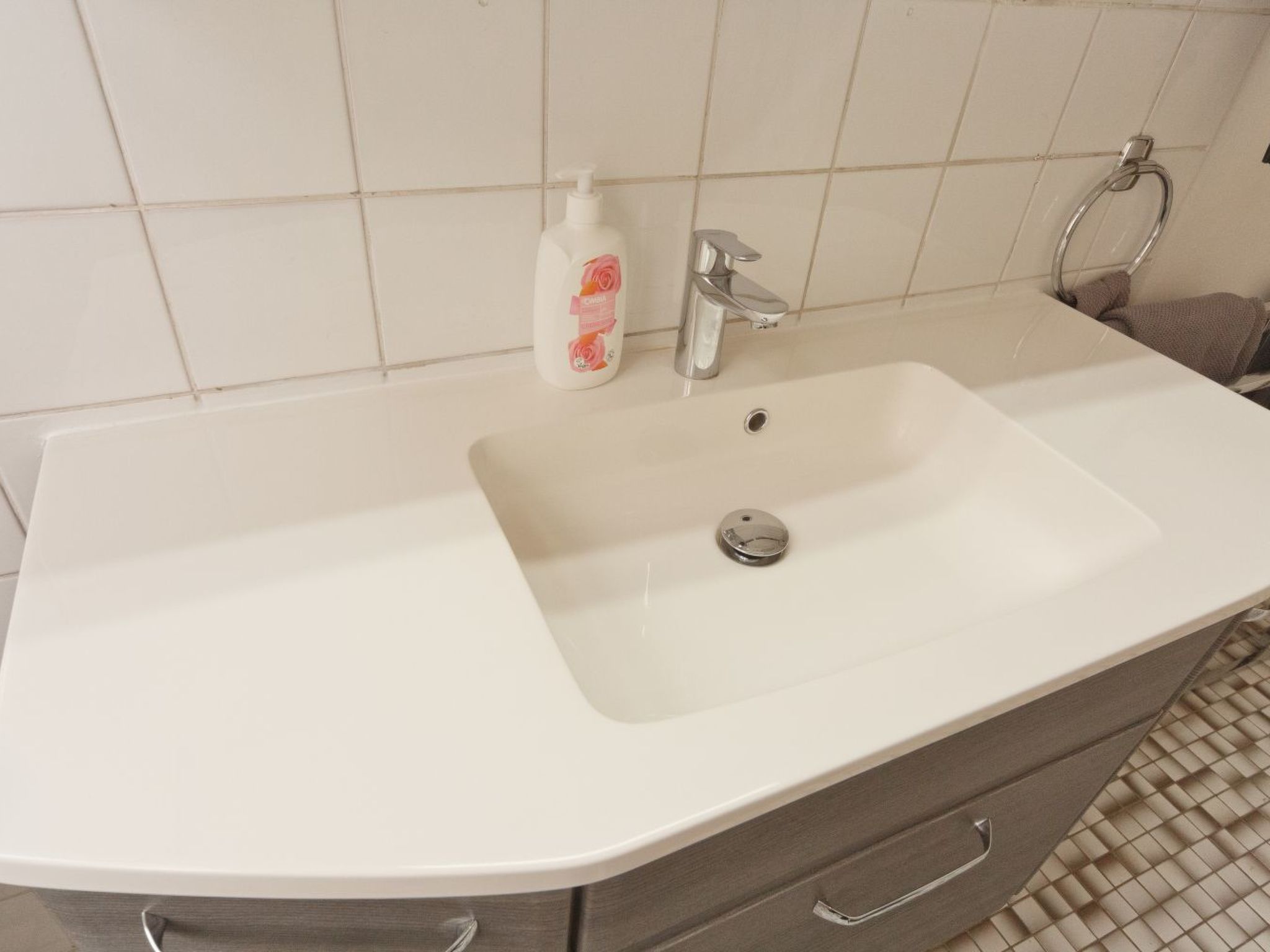 Große Ferienwohnung in Fünfhaus mit Garten-Image-tags.info