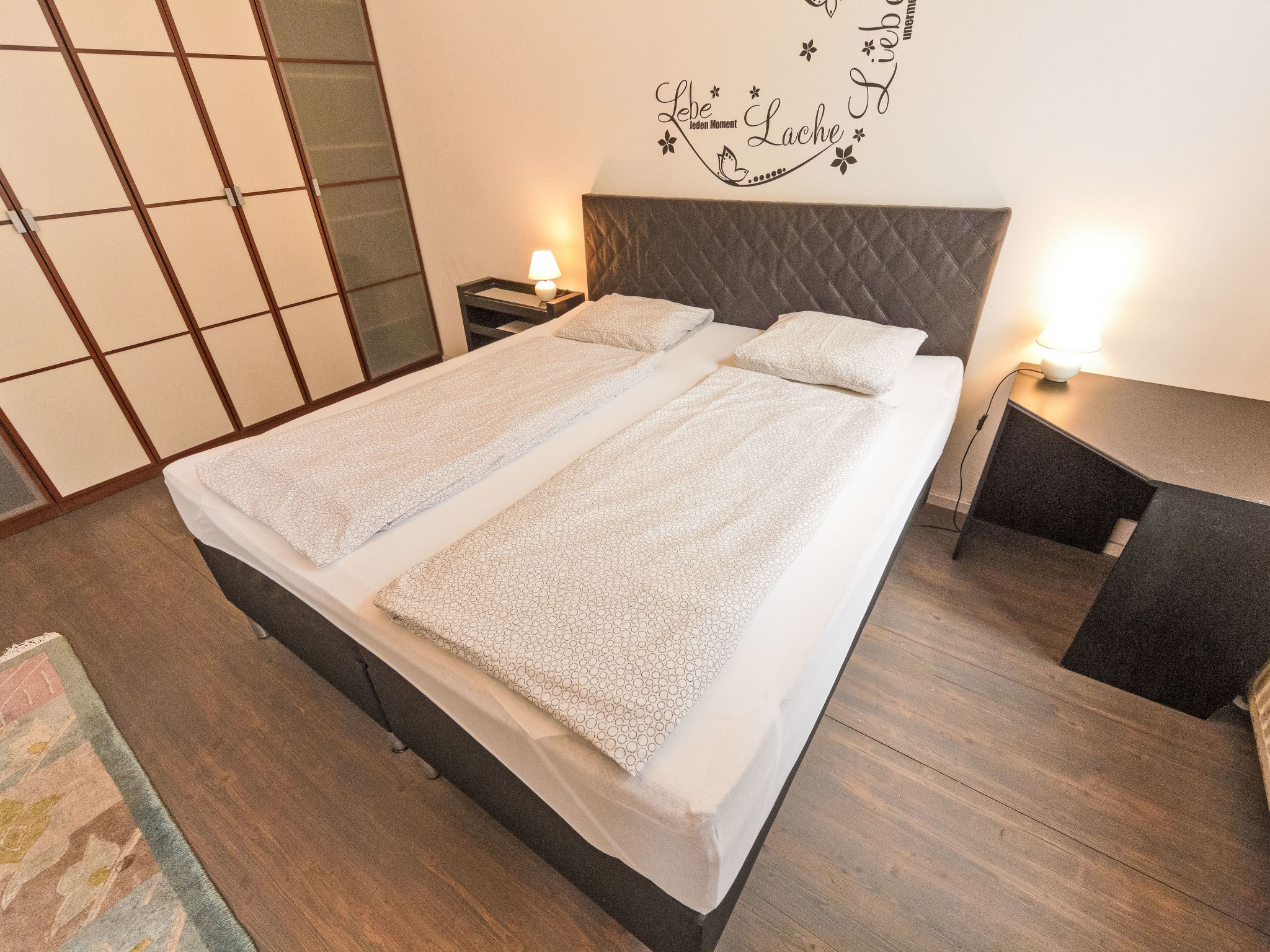 Photo of Große Ferienwohnung in Fünfhaus mit Garten