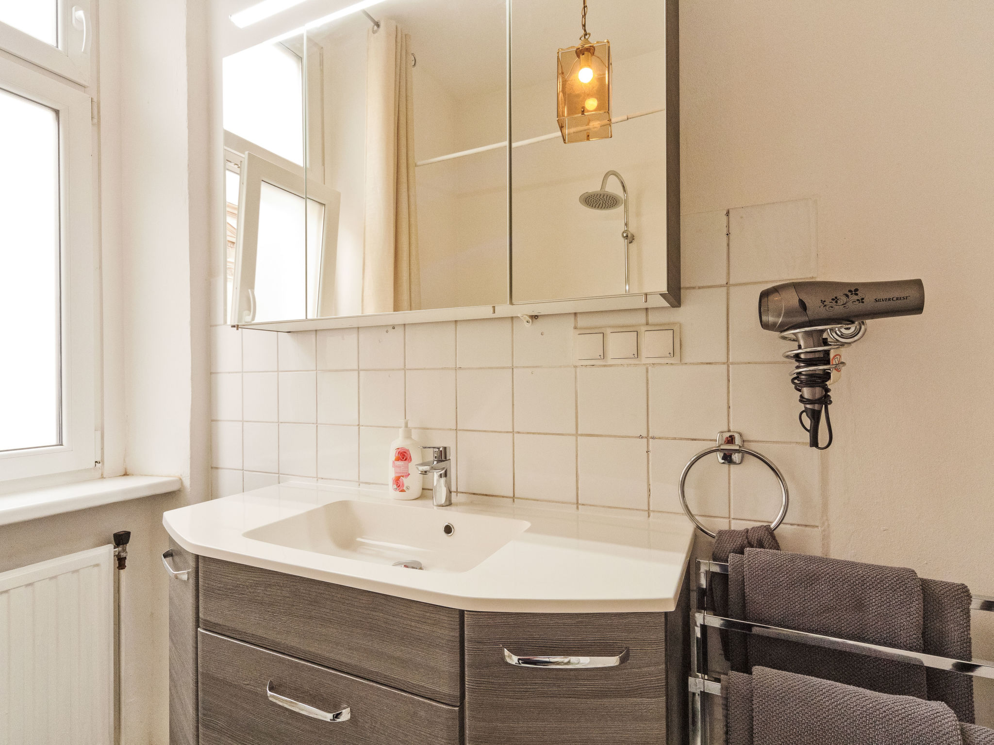 Photo of Große Ferienwohnung in Fünfhaus mit Garten