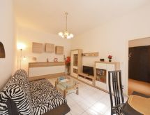 Wohnung in Fünfhaus mit Garten