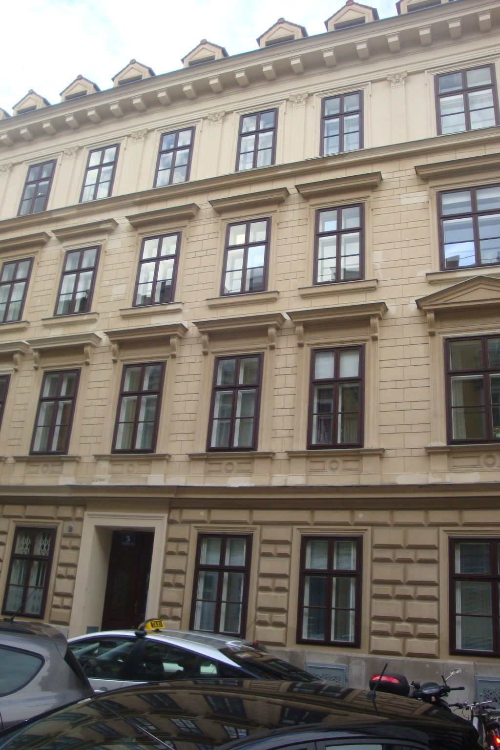 Photo of Klimatisiertes 3 Zimmer Appartement  mit Terrasse