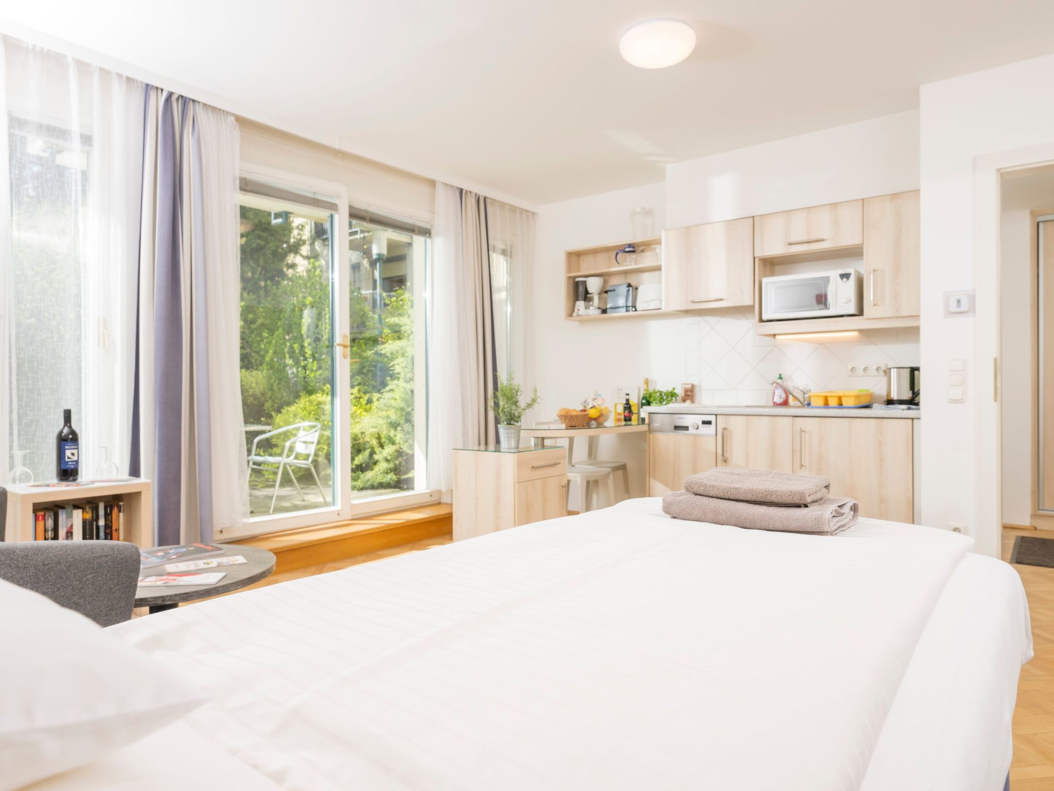 Studioappartement mit kleinem Garten und Terrasse-Image-tags.info