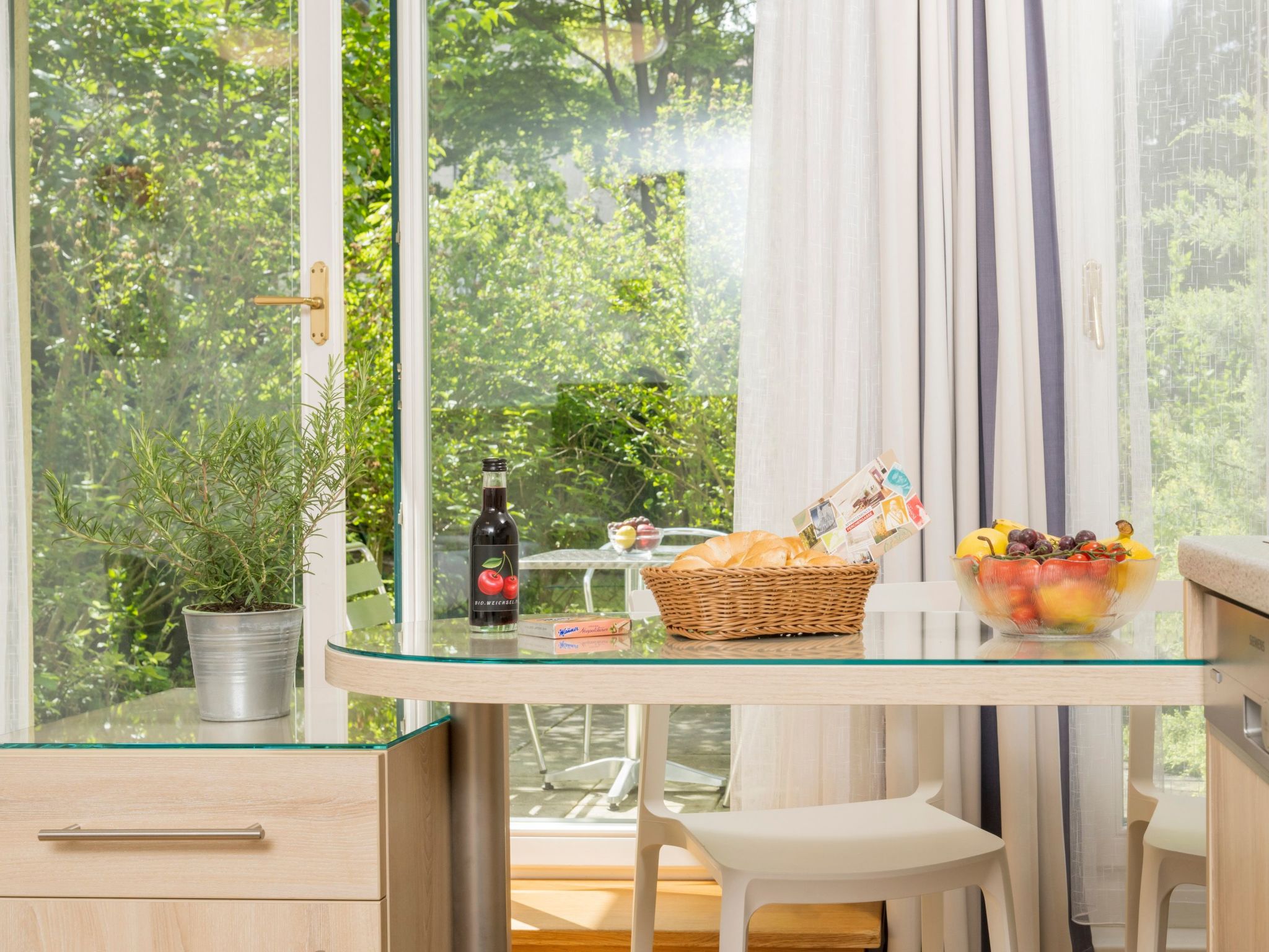 Studioappartement mit kleinem Garten und Terrasse-Image-tags.info