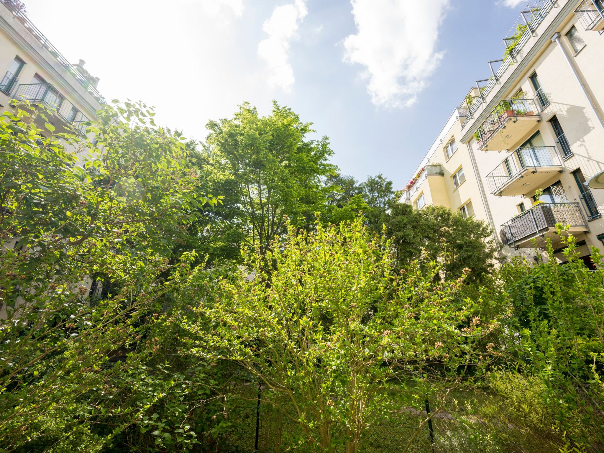 Studioappartement mit kleinem Garten und Terrasse-Image-tags.info