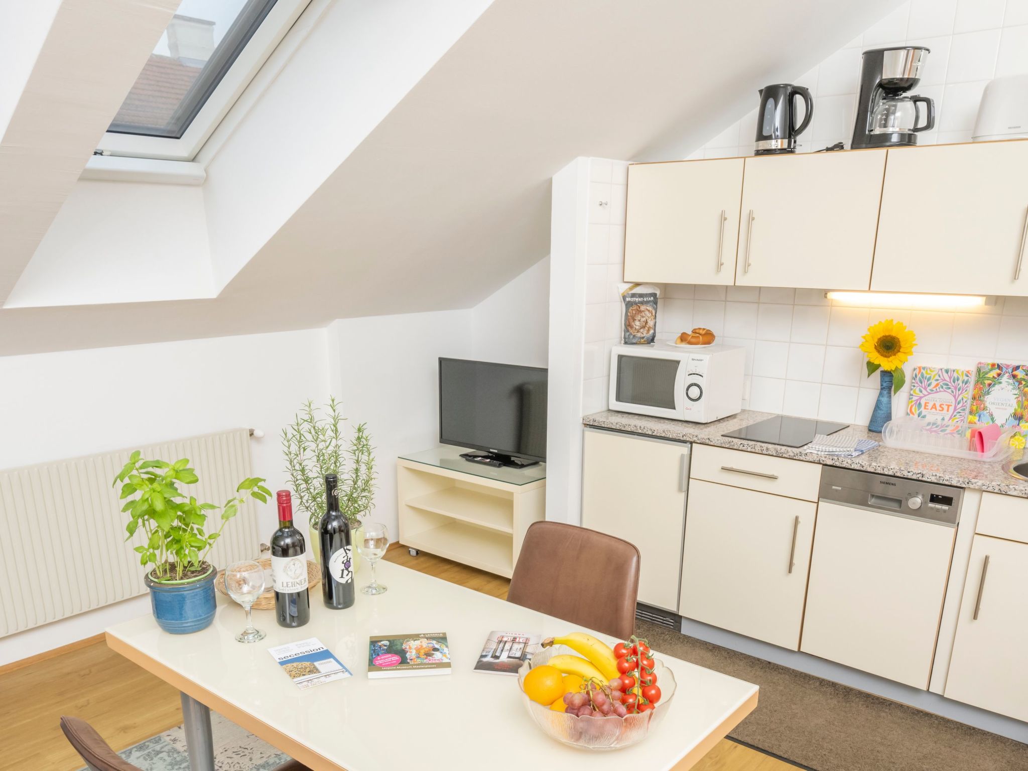 <B>Helles Ferienstudio im Dachgeschoss für Pärchenurlaub-Inside