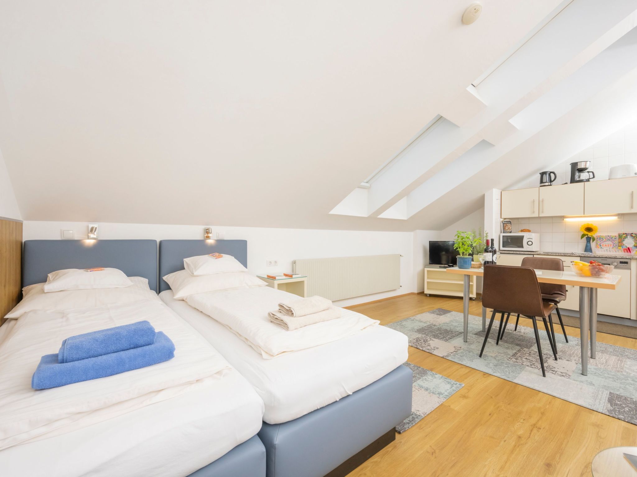 <B>Helles Ferienstudio im Dachgeschoss für Pärchenurlaub-Inside
