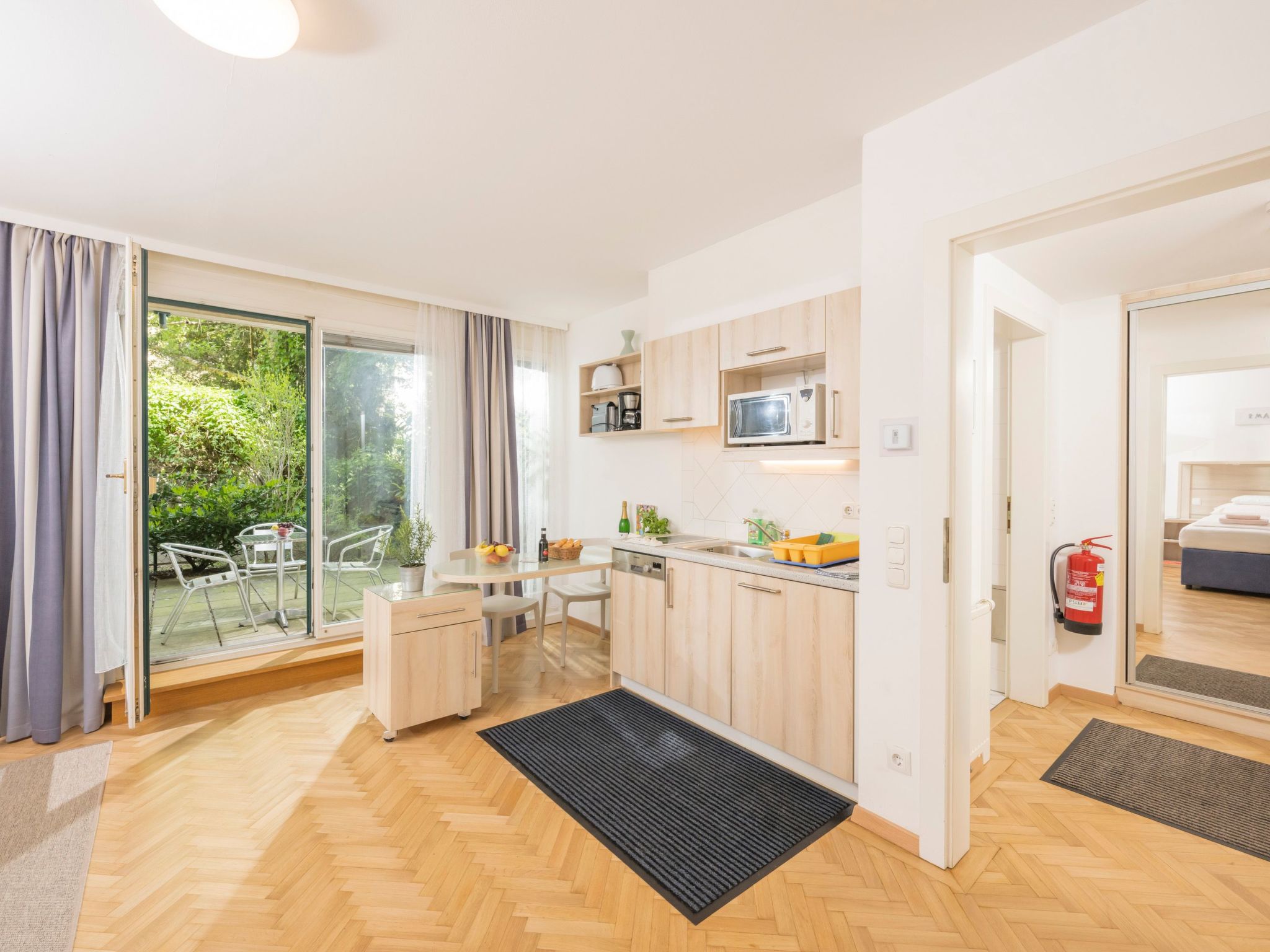 Appartment mit kleinem Garten und Terrasse