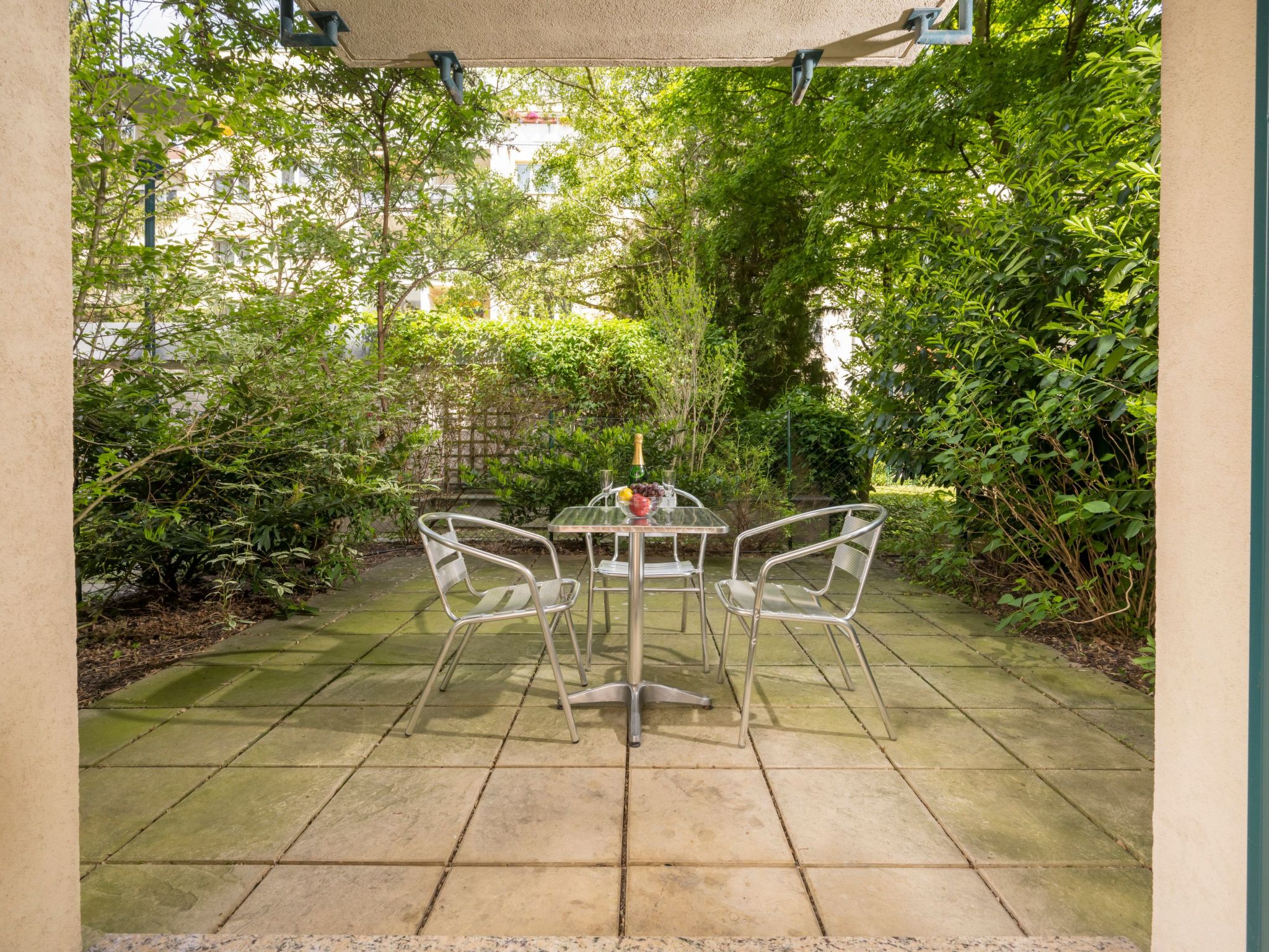 Appartment mit kleinem Garten und Terrasse-Image-tags.info