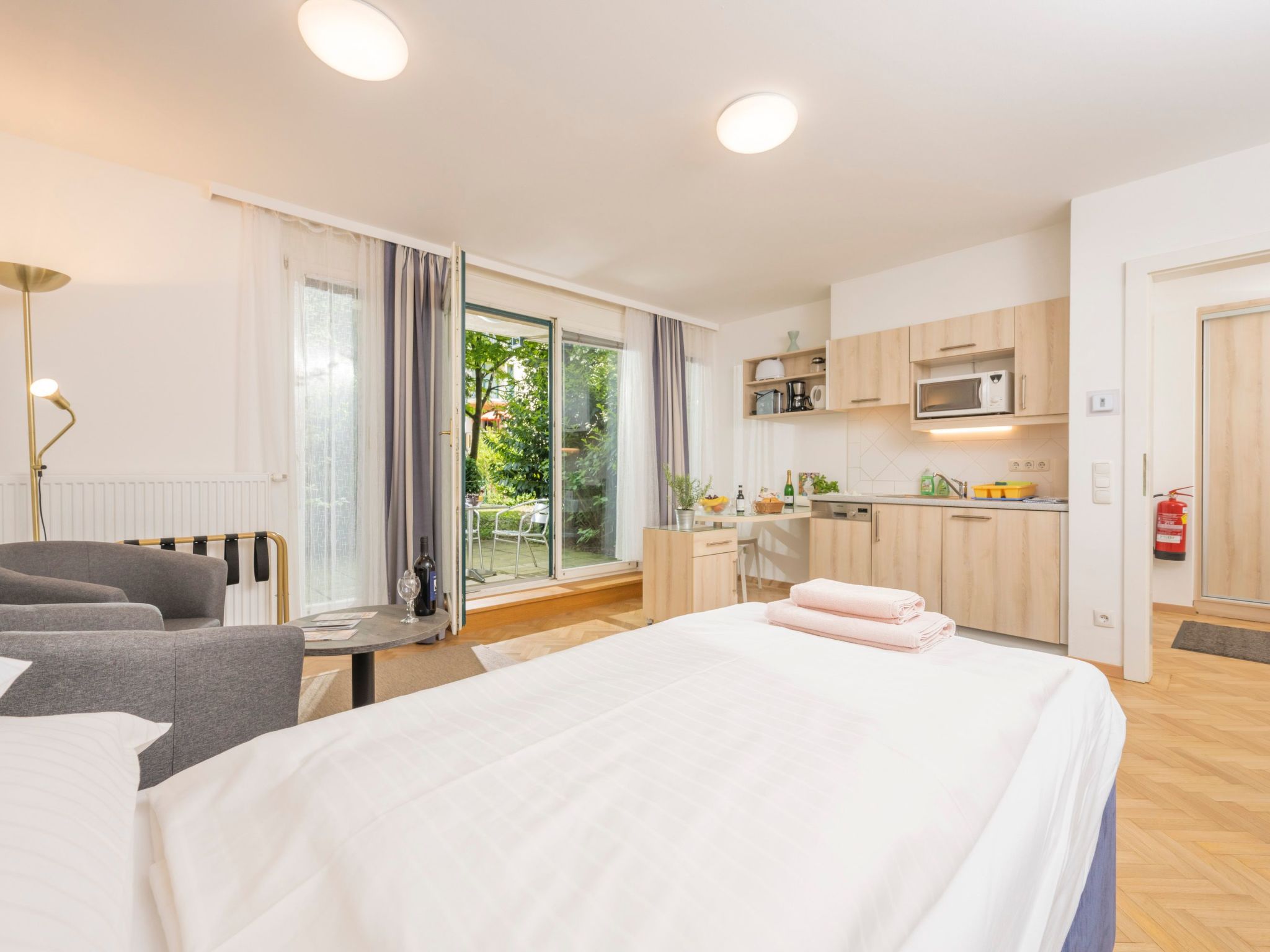 Appartment mit kleinem Garten und Terrasse-Image-tags.info