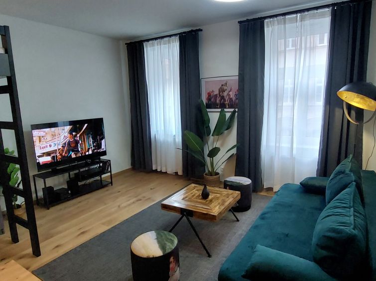 "Premium Apartment Maria Hilf 1+2 Double", 2-room apartment 84 m2 on 2nd floor. Object suitable for 8 adults. Spacious and bright, fully renovated in 2023, very modern and tasteful furnishings: entran..
