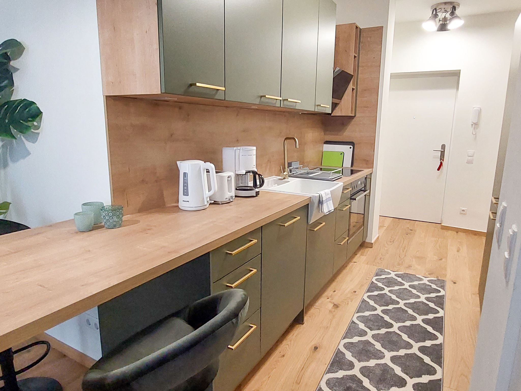 "Premium Apartment Maria Hilf 1+2 Double", appartement 2-kamers 84 m2 op de 2e verdieping. Het objekt is geschikt voor 8 volwassenen. Ruim en licht, volledig gerenoveerd in 2023, zeer modern en smaakv..