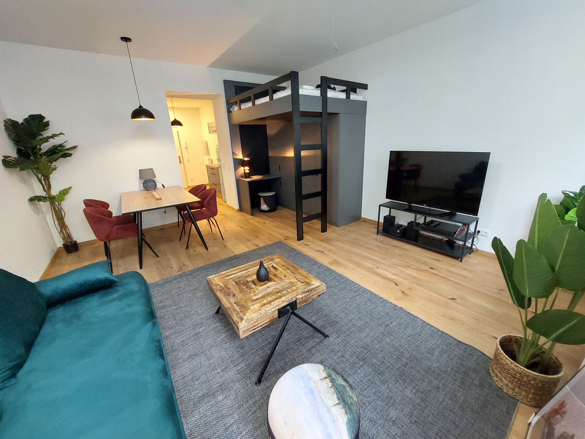 Premium Apartment Maria Hilf 1+2 Double — Living Room (4 of 19)