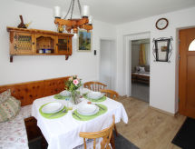 Vrijstaande bungalow met omheinde tuin in rustig Wenen, vlakbij de metro - thumbnail 4