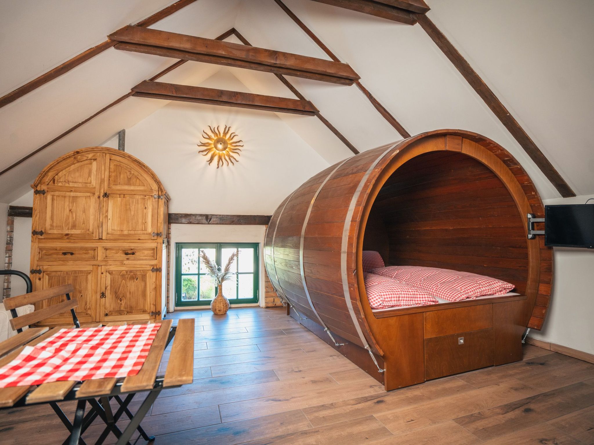 Weinfass-Chalet für 8 in Grub an der March-Image-tags.info