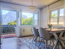 Villa Rose: Zonnige vrijstaande villa op 200 meter van de Traunsee - thumbnail 4