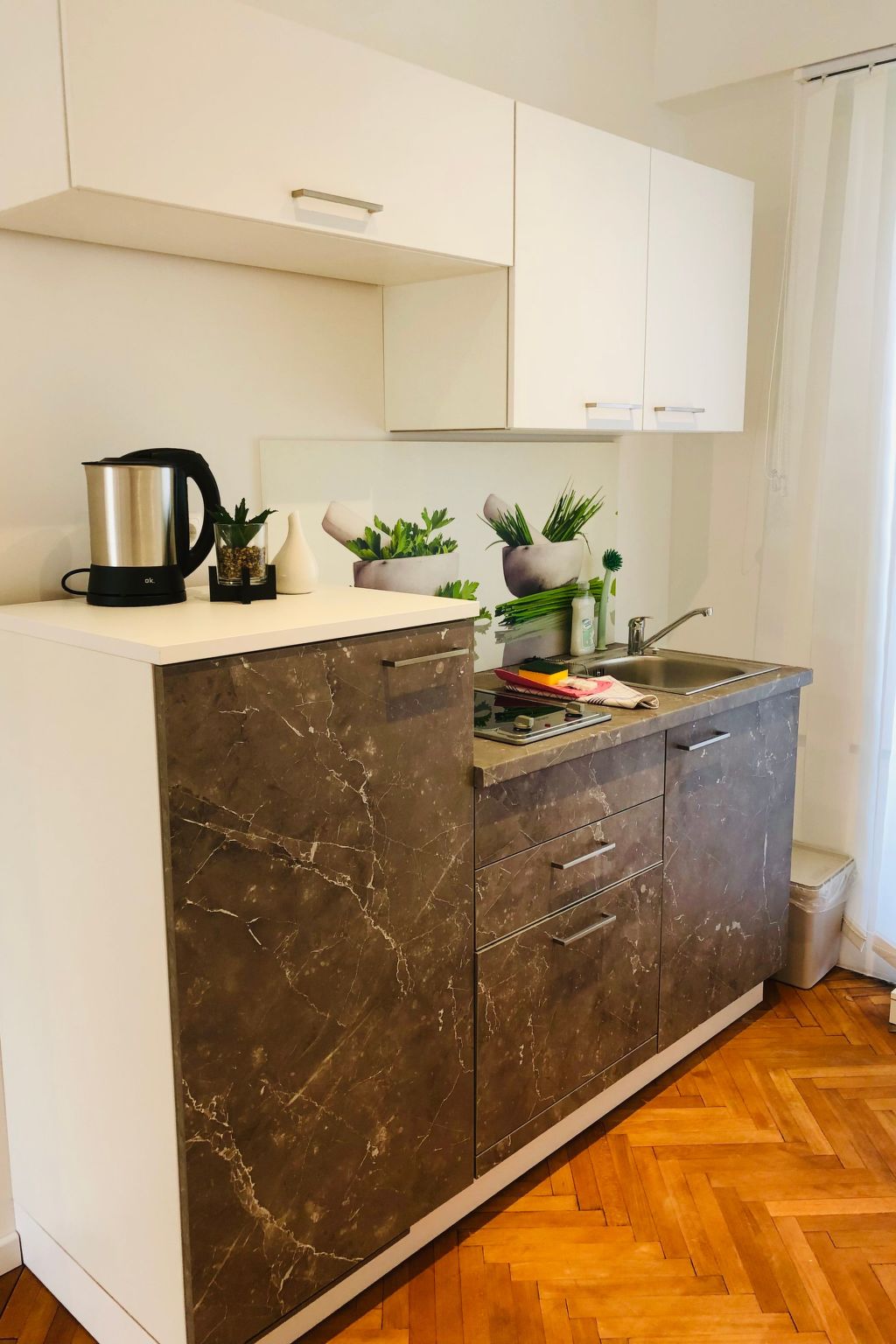 Studio in zentraler Lage - nur wenige Minuten zum See und Stadt-Image-tags.info