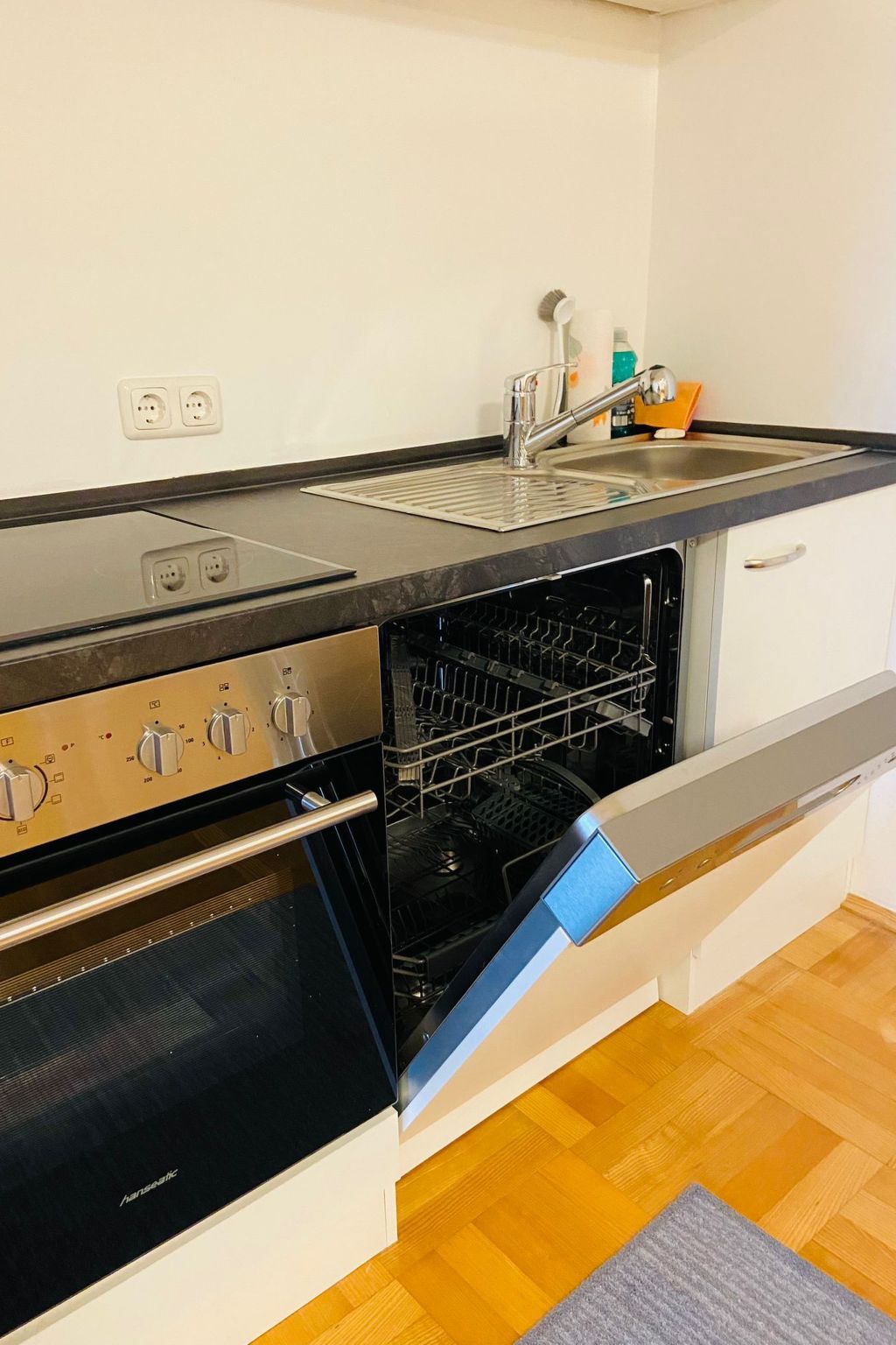 Studio in zentraler Lage - nur wenige Minuten zum See und Stadt-Image-tags.info