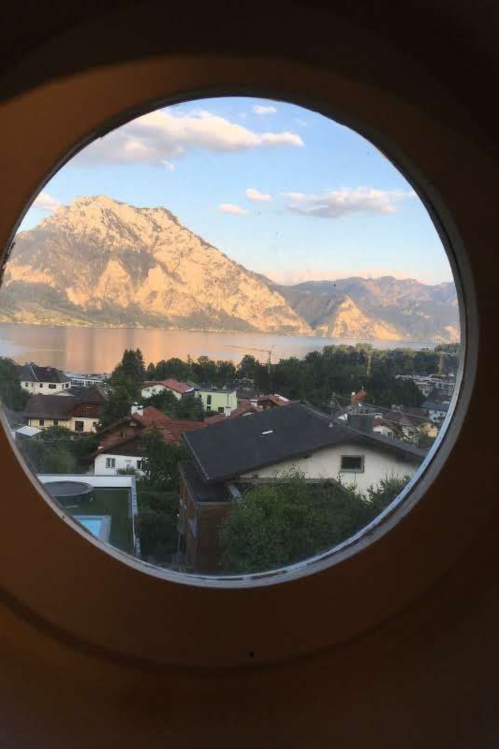 Dachwohnung mit Balkon und Seeblick-Image-tags.info