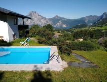 Vrijstaande woning met privézwembad en uitzicht op de Traunsee nabij Neukirchen - thumbnail 2