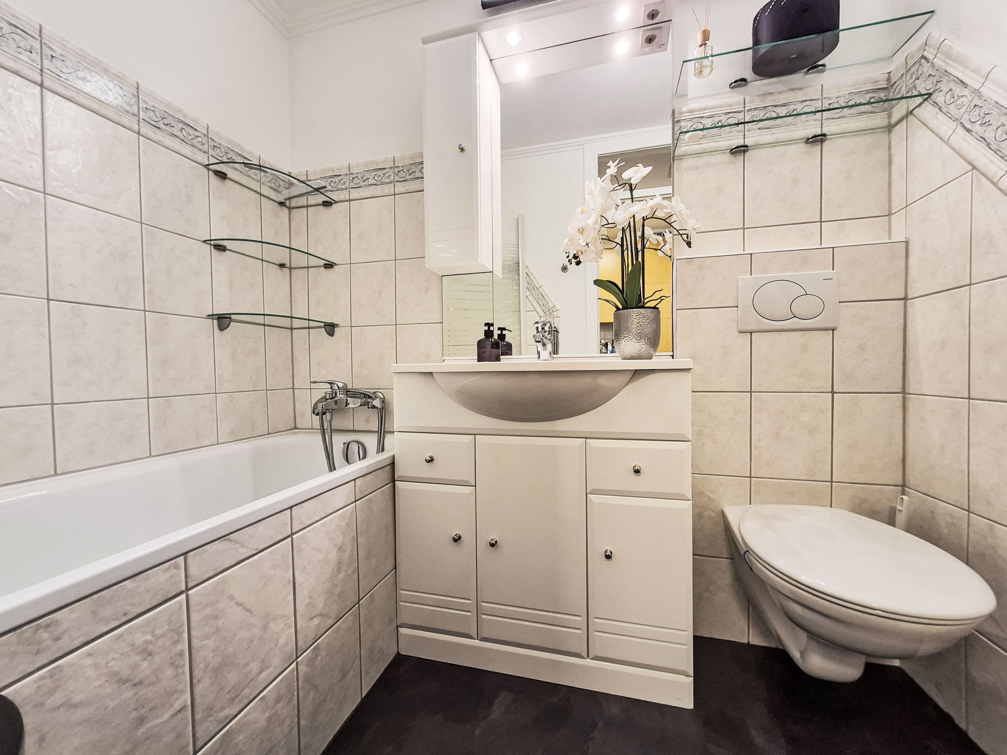 Appartement im Schlosspark mit Hallenbad – Salle de bains, photo 34 sur 60