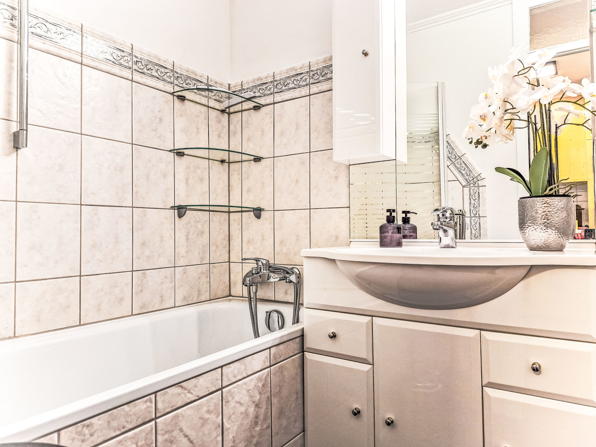Appartement im Schlosspark mit Hallenbad – Salle de bains, photo 39 sur 60