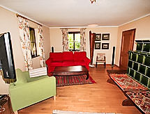 Vrijstaand chalet aan kabbelende beek met grote tuin in Strobl - thumbnail 5