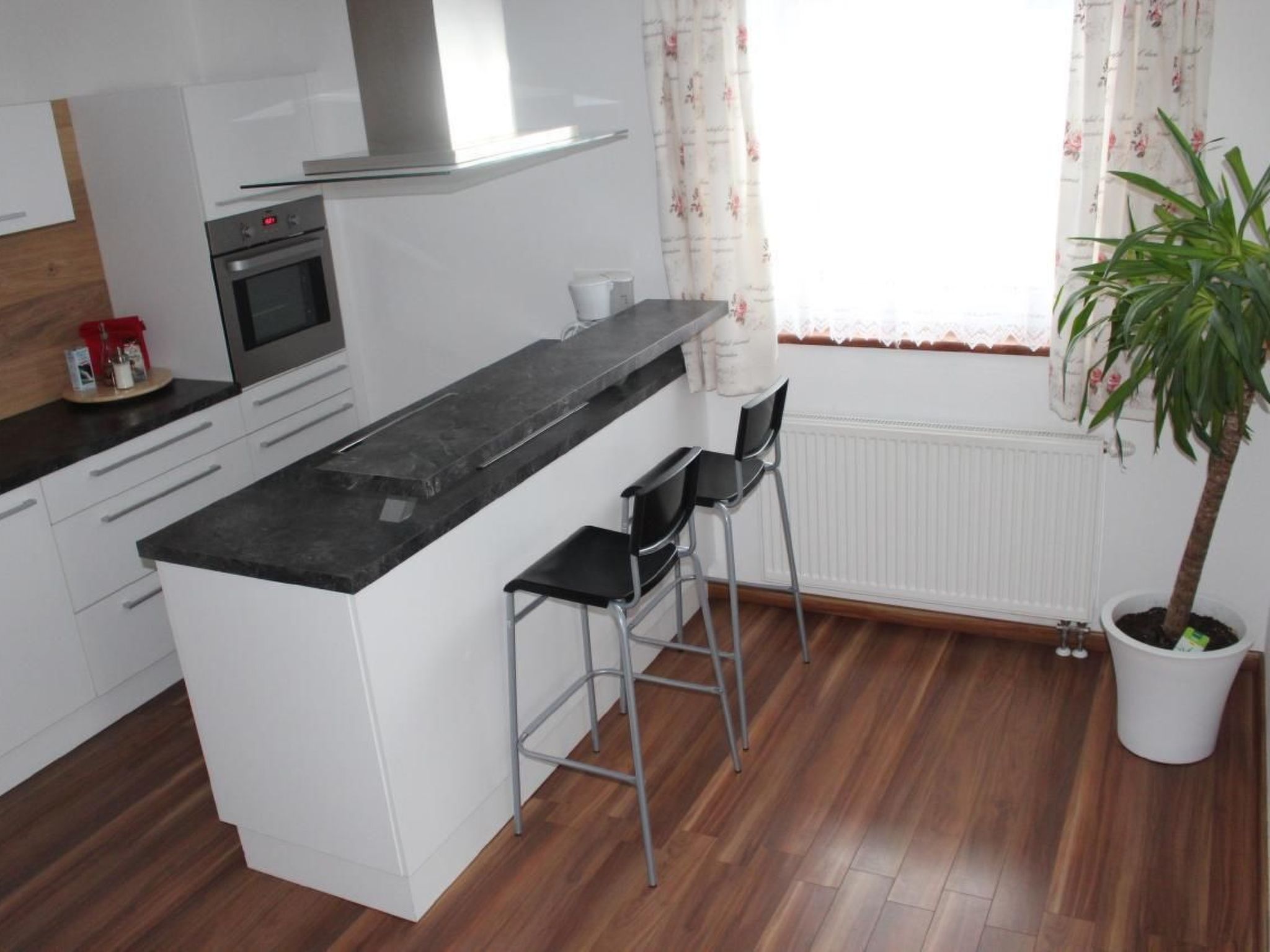 Mit Blick auf die Berge