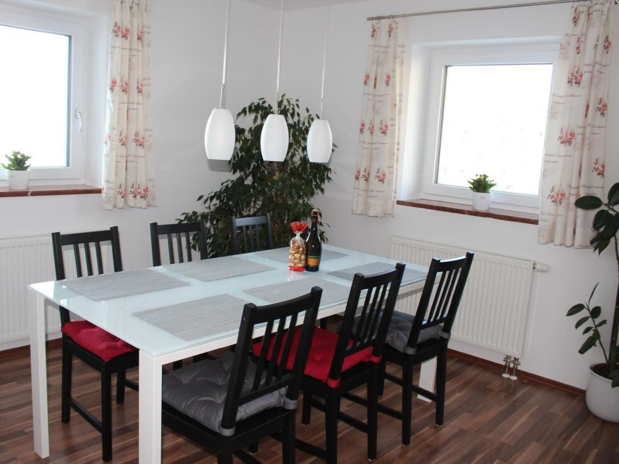 Mit Blick auf die Berge-Image-tags.info