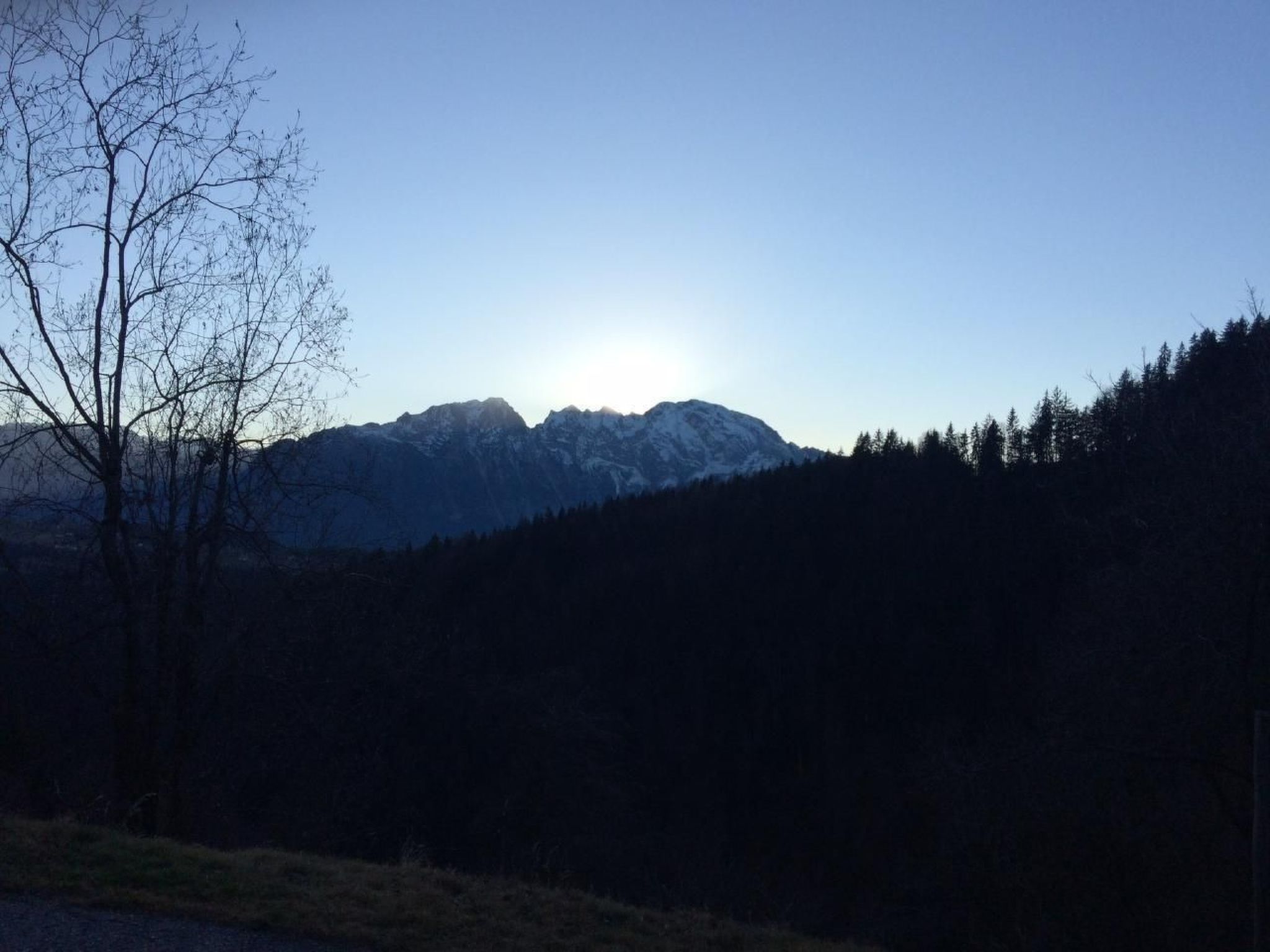 Mit Blick auf die Berge-Image-tags.info