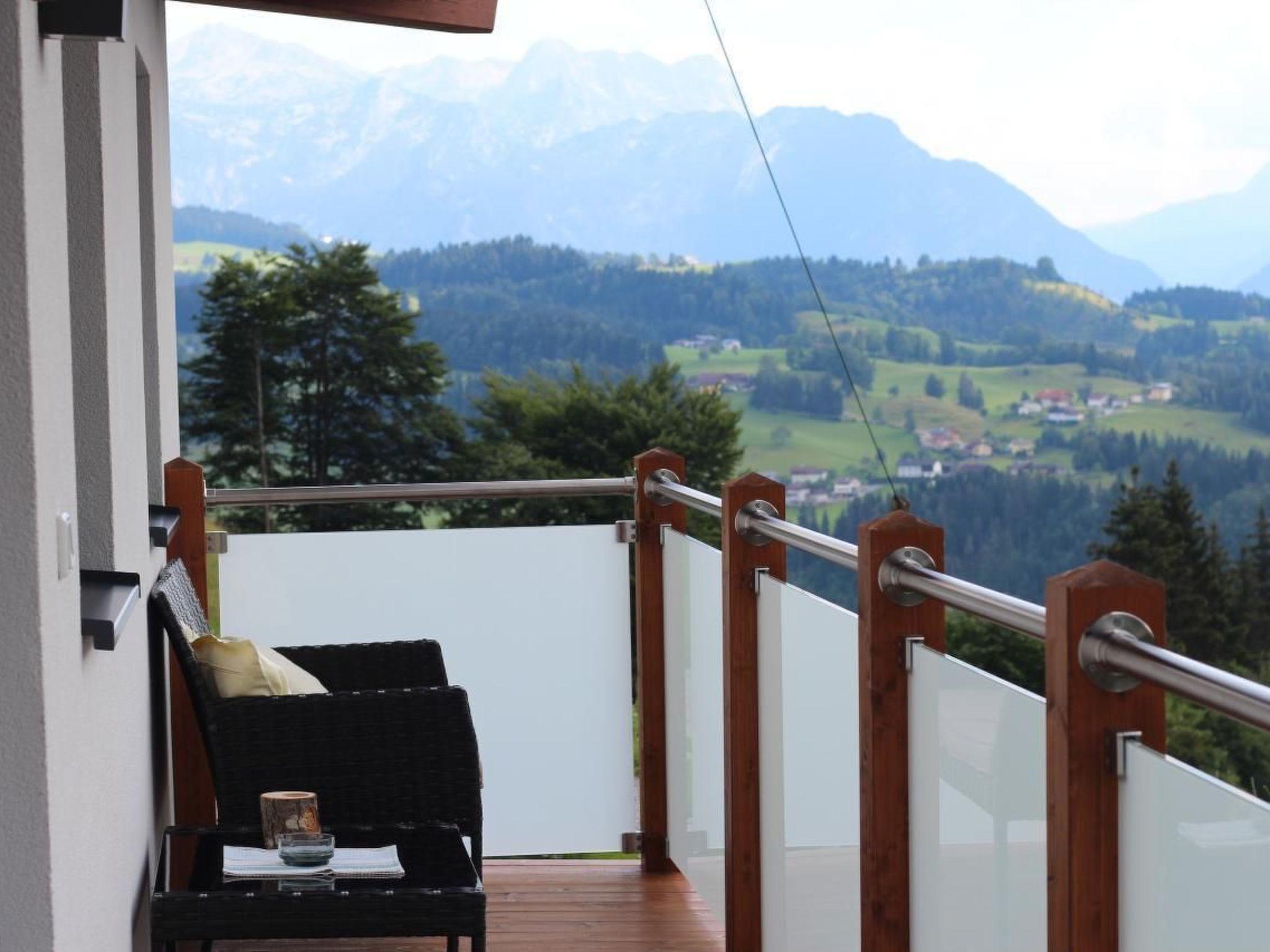 Mit Blick auf die Berge-Image-tags.info