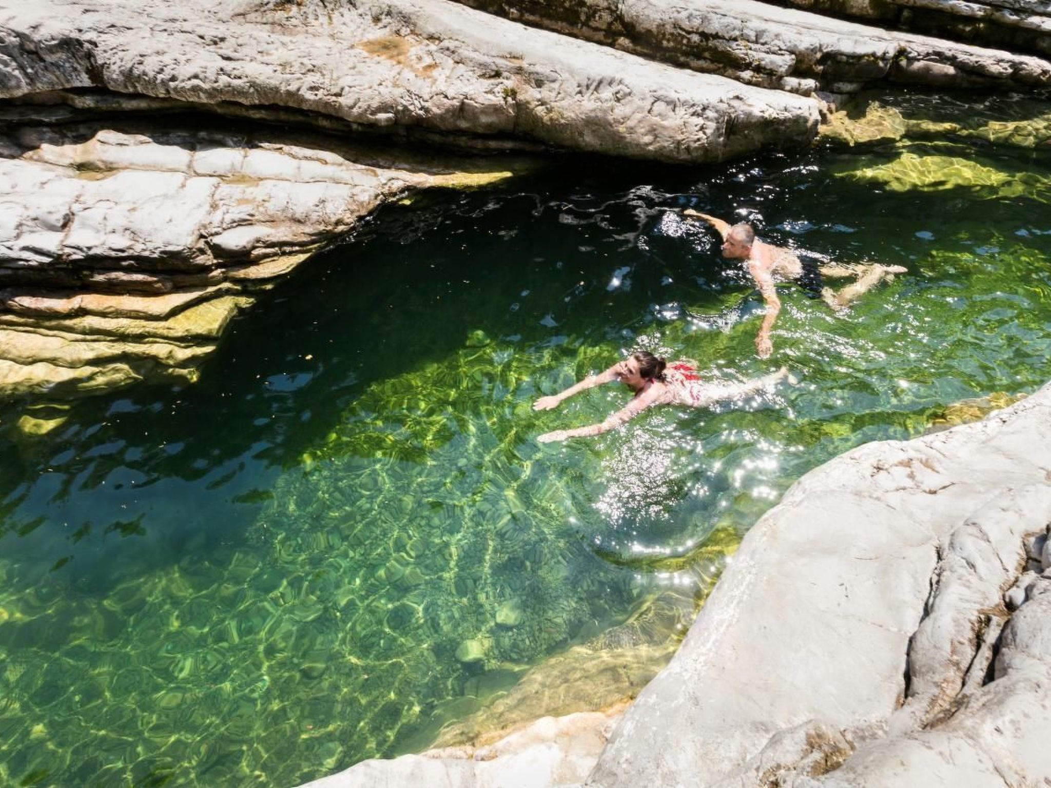 Mit Blick auf die Berge-Image-tags.info