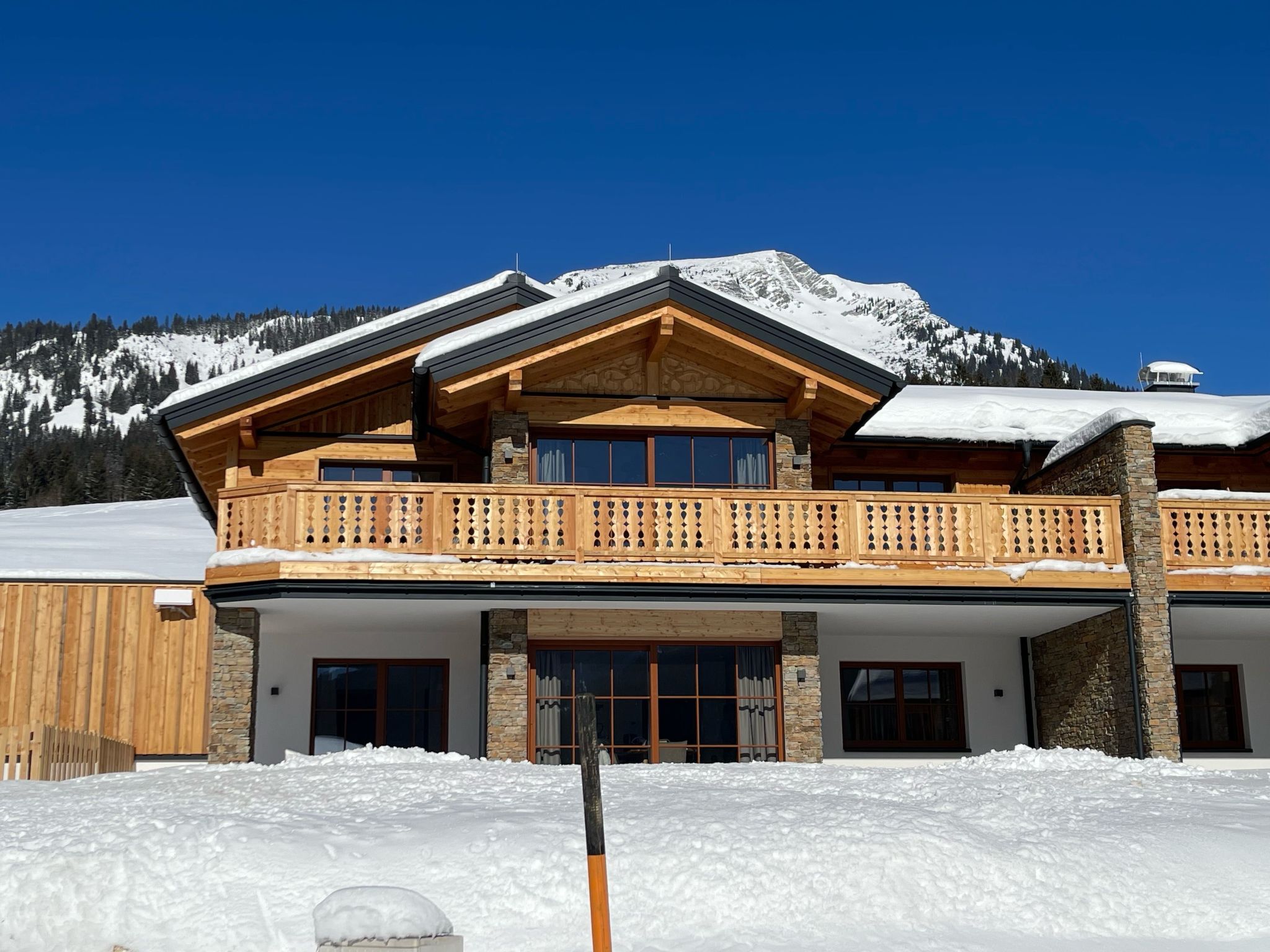 Dachstein Chalet Haus a-Image-tags.info