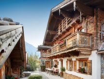 Centraal gelegen vakantiehuis in Flachau aan de piste - thumbnail 1