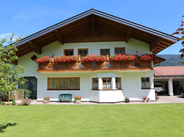 Appartement met open haard en bergzicht in Radstadt in Radstadt