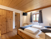 Ruim appartement in Mariapfarr met bergzicht, vlakbij meer en skipiste - thumbnail 1