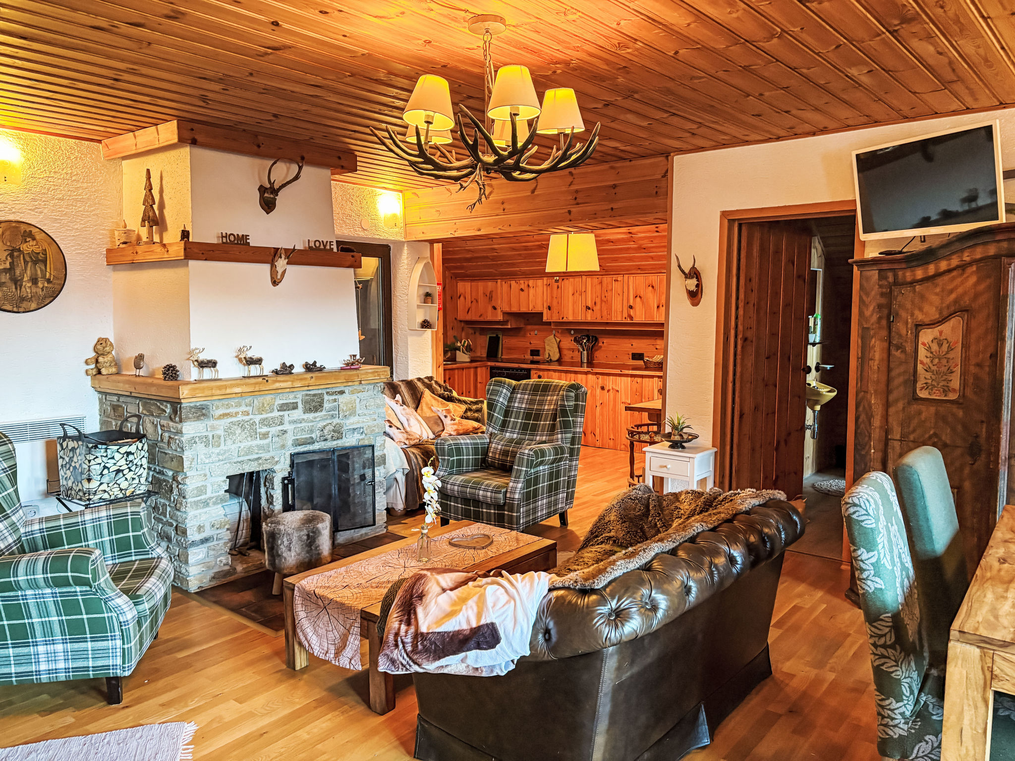 Forsthaus Chalet-Binnen