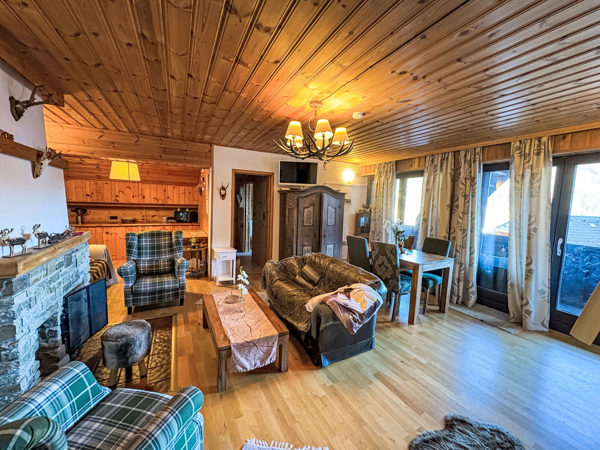 Forsthaus Chalet-Binnen