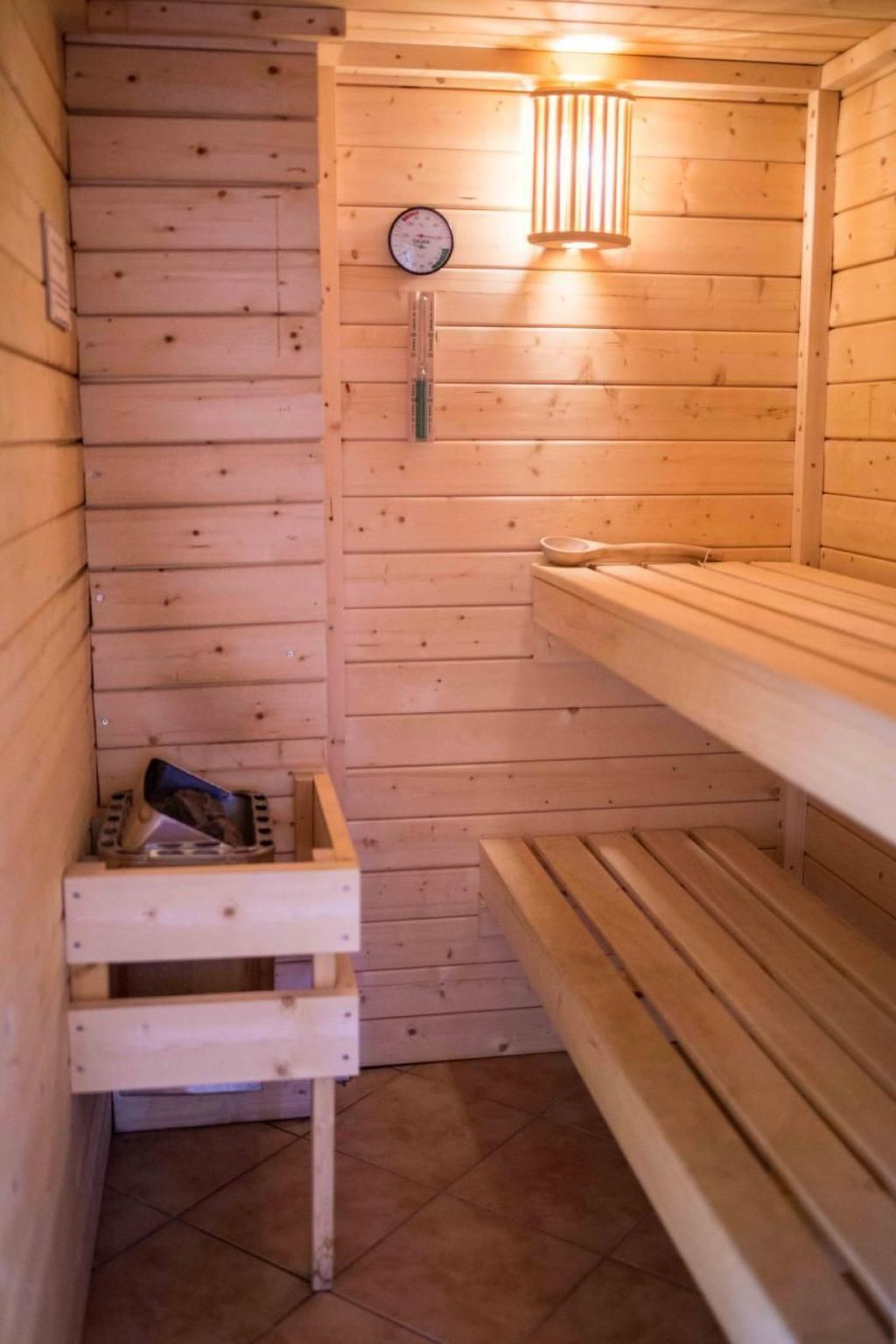Schönes Ferienhaus in Holzblockbohle mit Sauna-Dedans