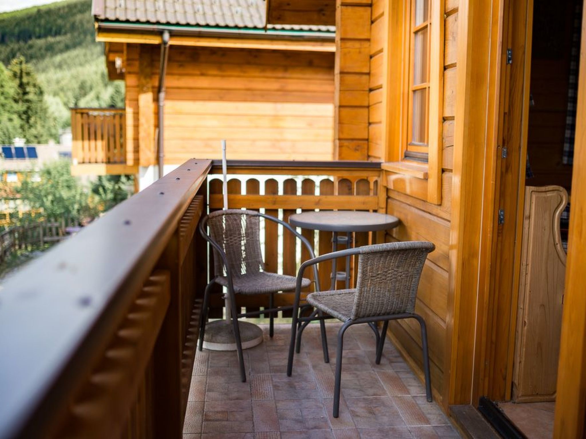 Komfortables Ferienhaus mit Galerie und Balkon-Dedans